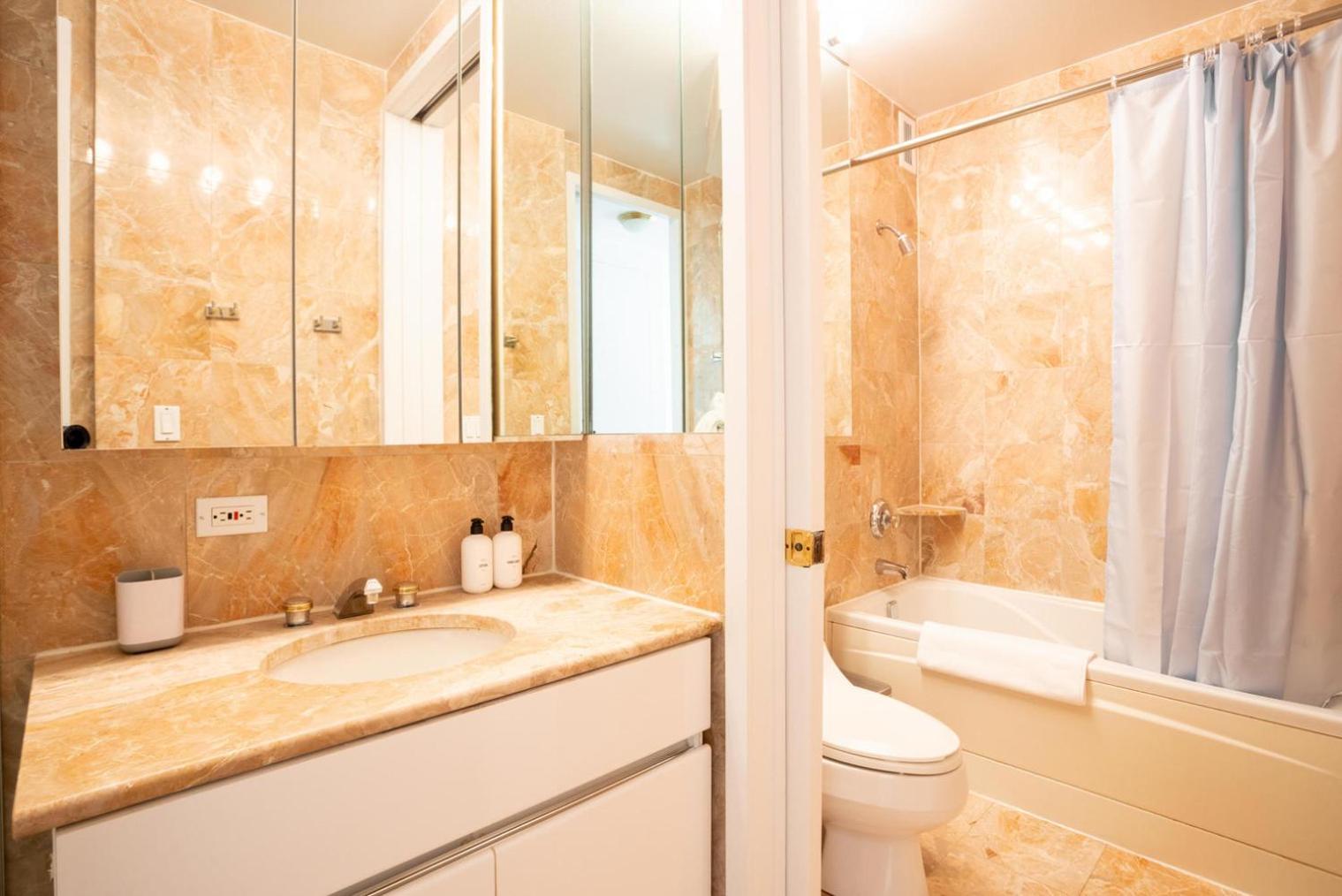 Midtown East 2br W Doorman Gym Nr Bloomingdales Nyc-1352 Apartment New York