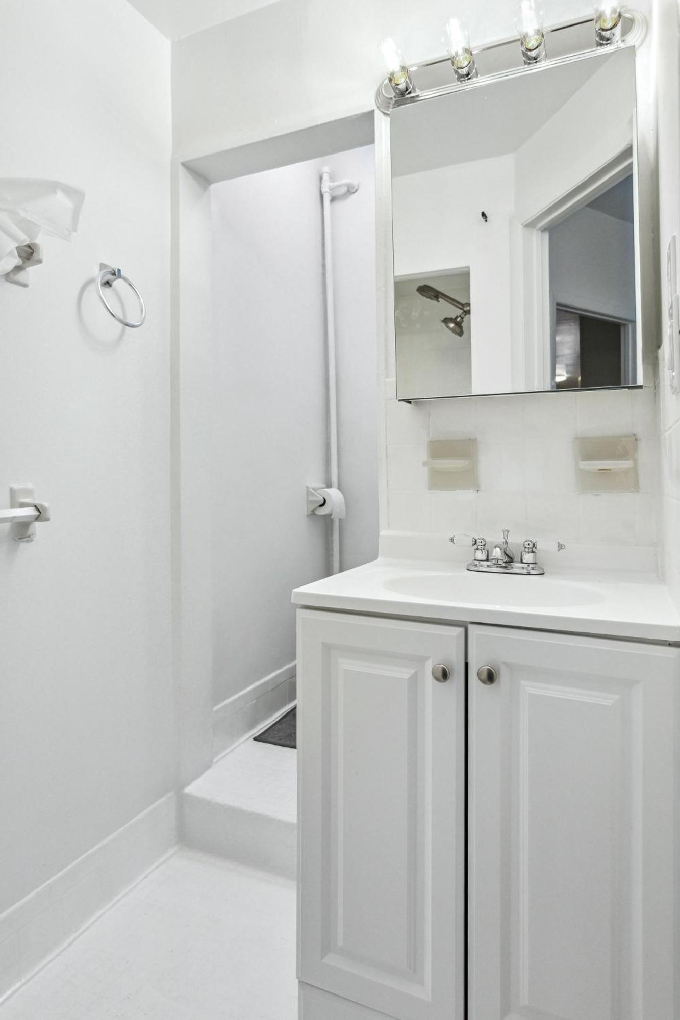3 Bedroom Family In Hells Kitchen *