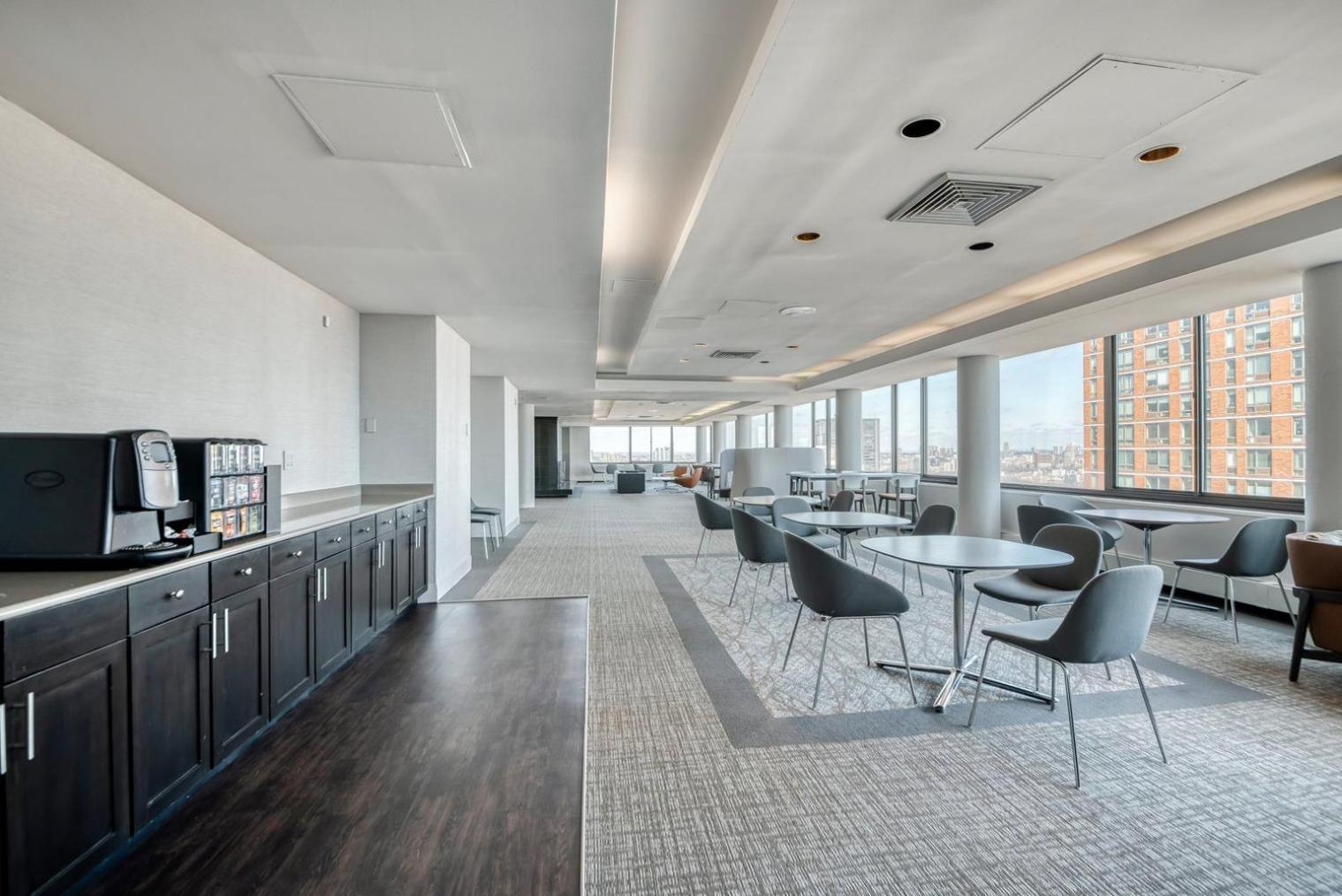 Ues 2br W Gym Pool Doorman Nr Park Nyc-629 *