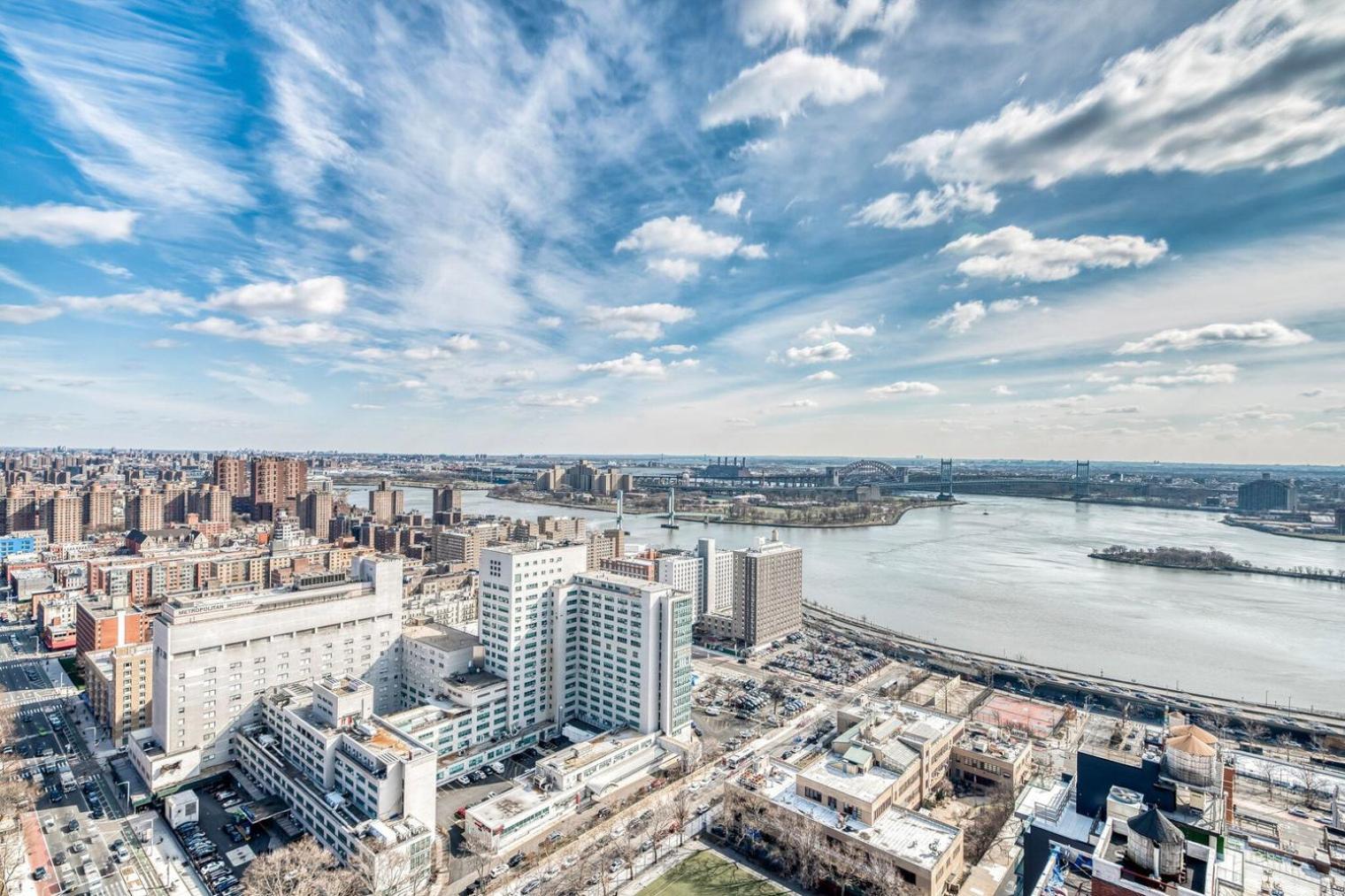 Ues 2br W Gym Pool Doorman Nr Park Nyc-629 Apartment *