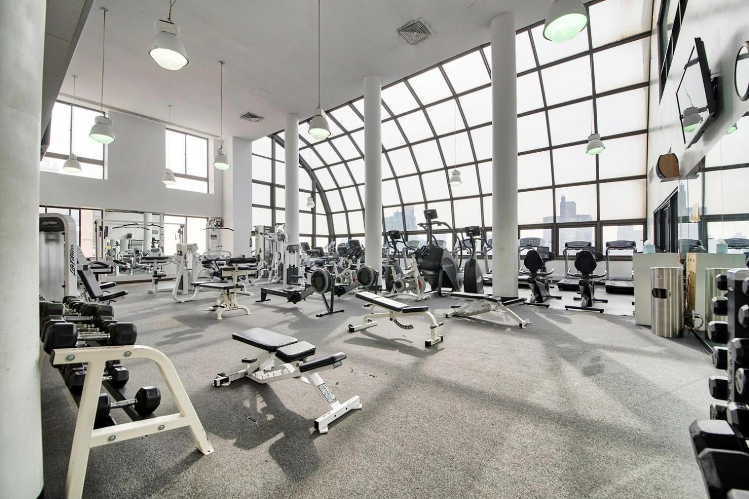 Ues 2br W Gym Pool Doorman Nr Park Nyc-629 New York