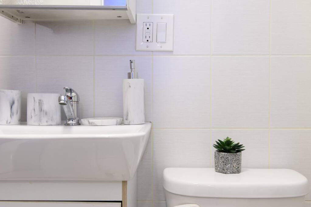 83-3w Ues Park Newly Furnished Xl Apartment *