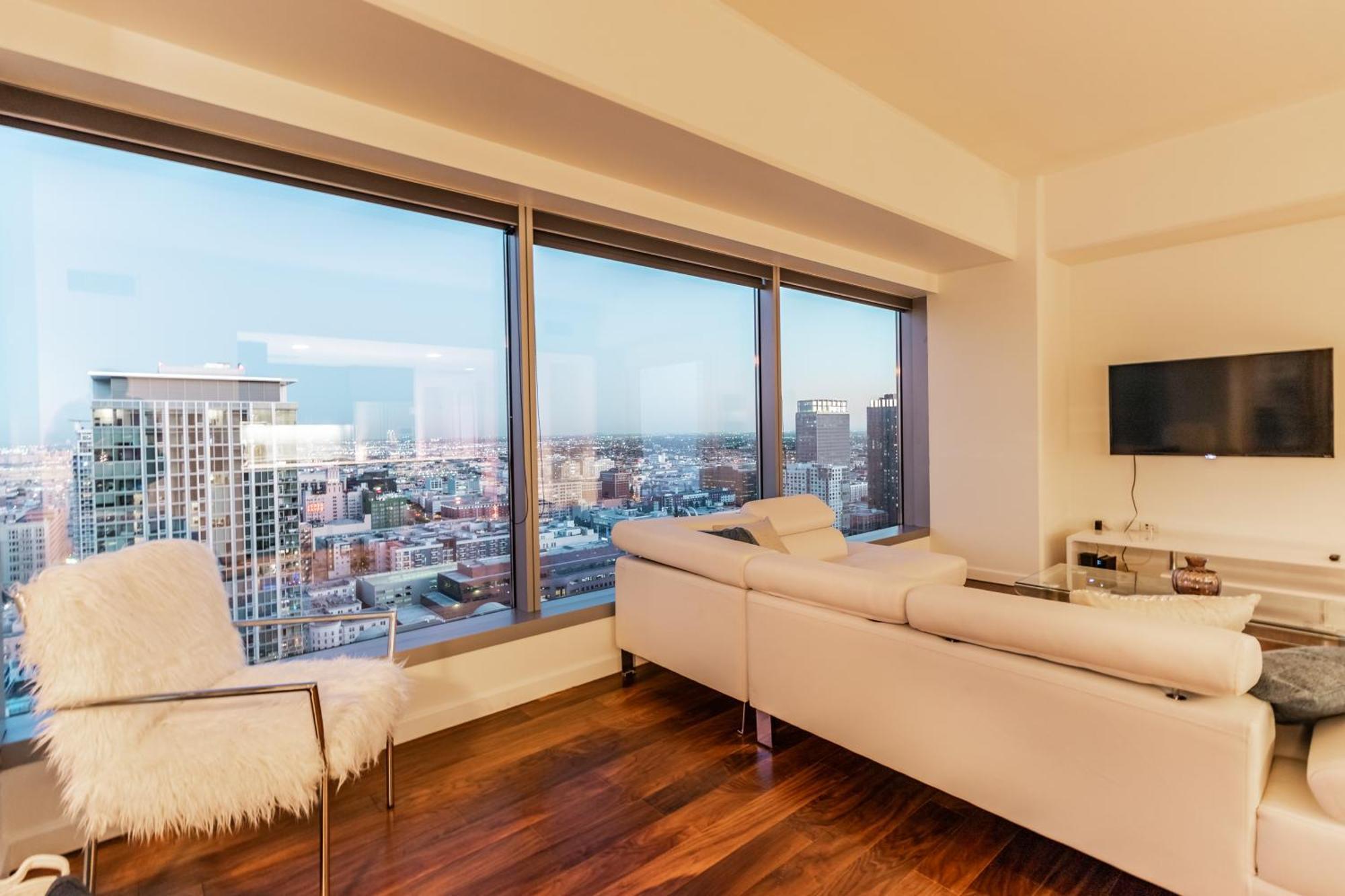 Elegant 2bd 2bath Minutes From Park & Broadway