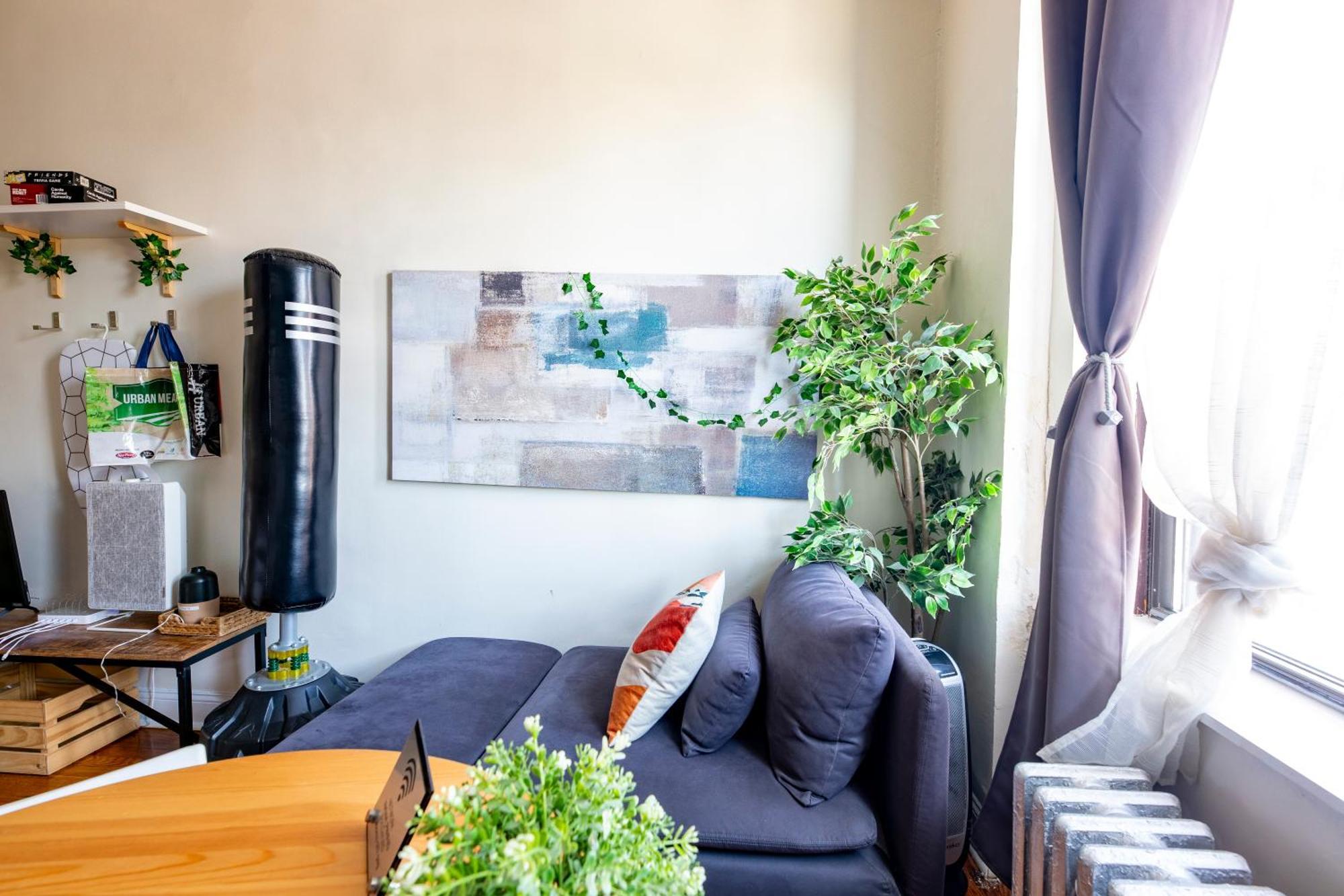 Boho By Delicate Only 25 Min To Times Square Near Citi Field, Us Open Shared Bathroom Cat Friendly Only New York