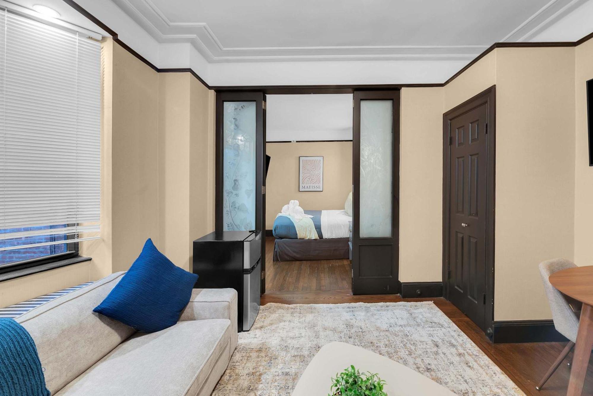 Apartment Stunning In The Heart Of Gym New York