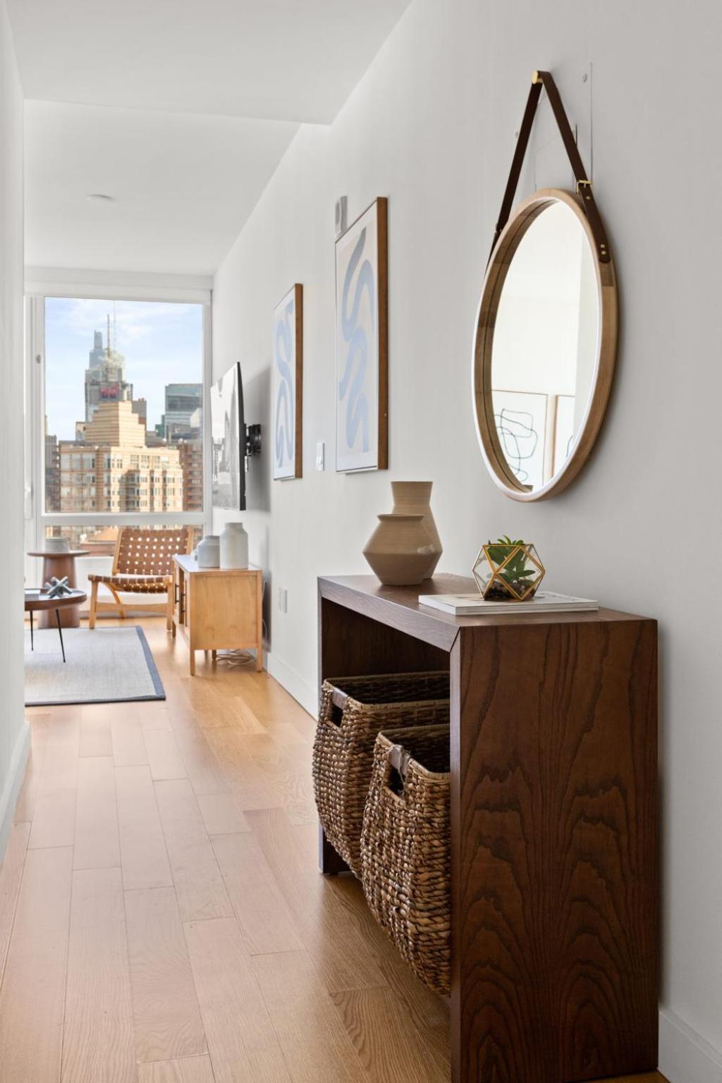 1 Bd Luxury With Stunning Views Apartment