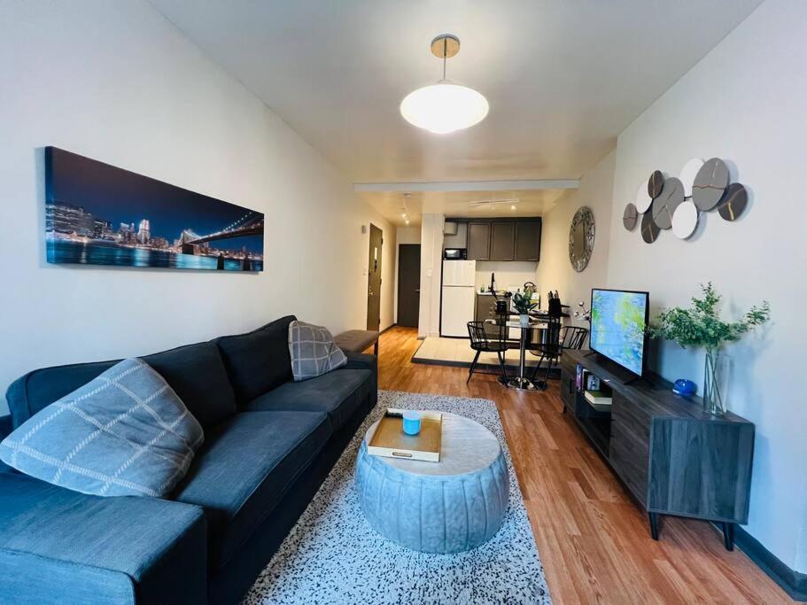 Apartment Steps From The Port Authority *