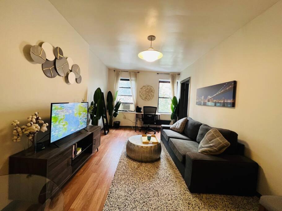 Steps From The Port Authority Apartment *