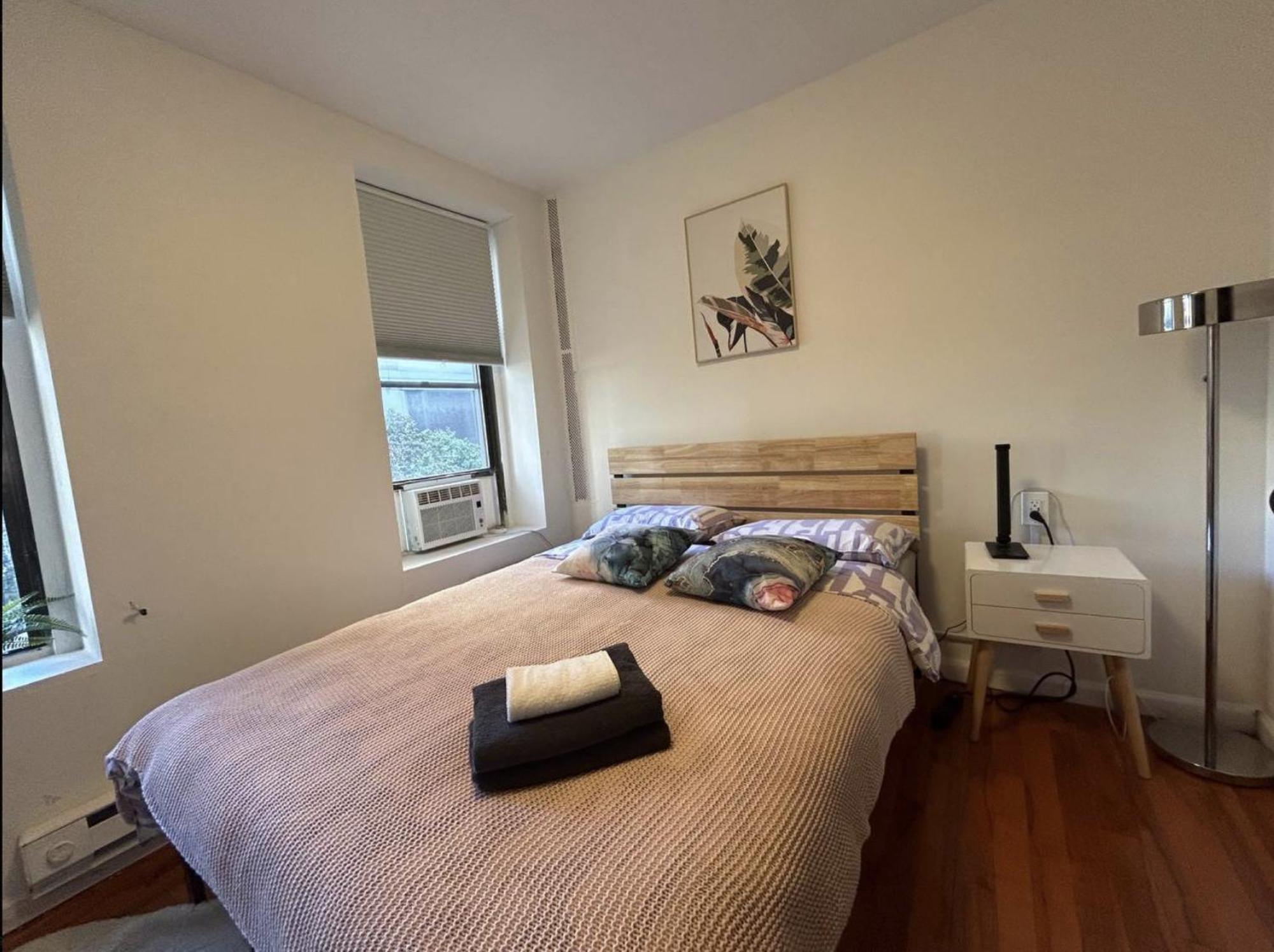 2 Bedroom Modern Unit In Manhattan Apartment New York