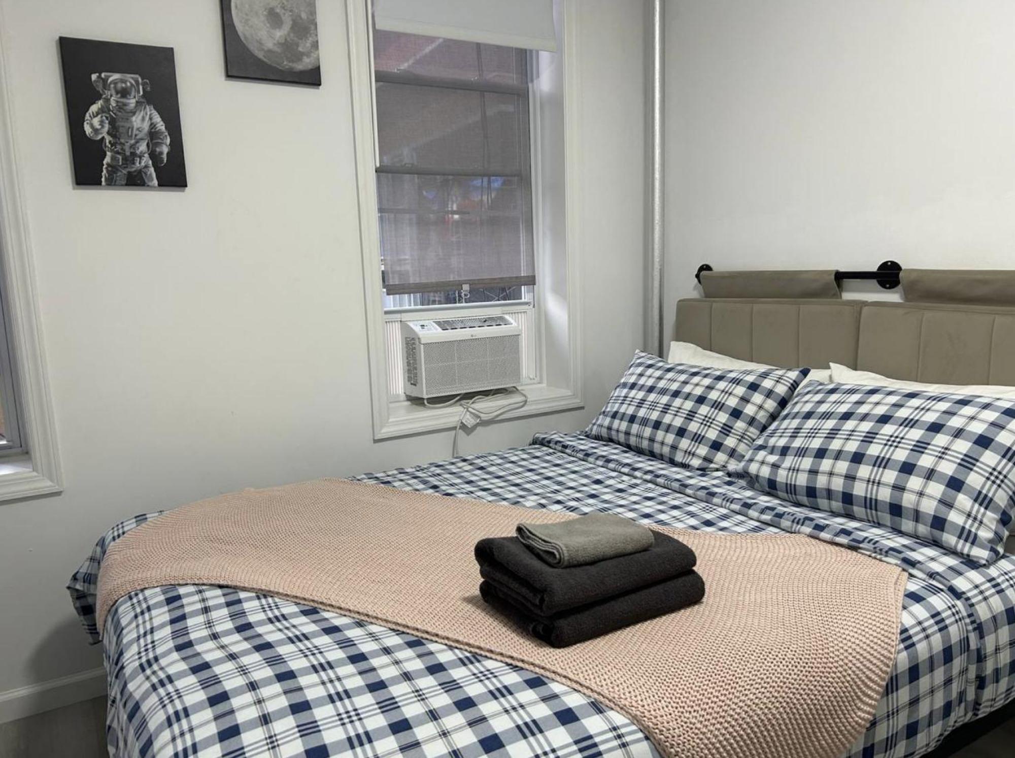 2 Bedroom Modern Unit In Manhattan New York