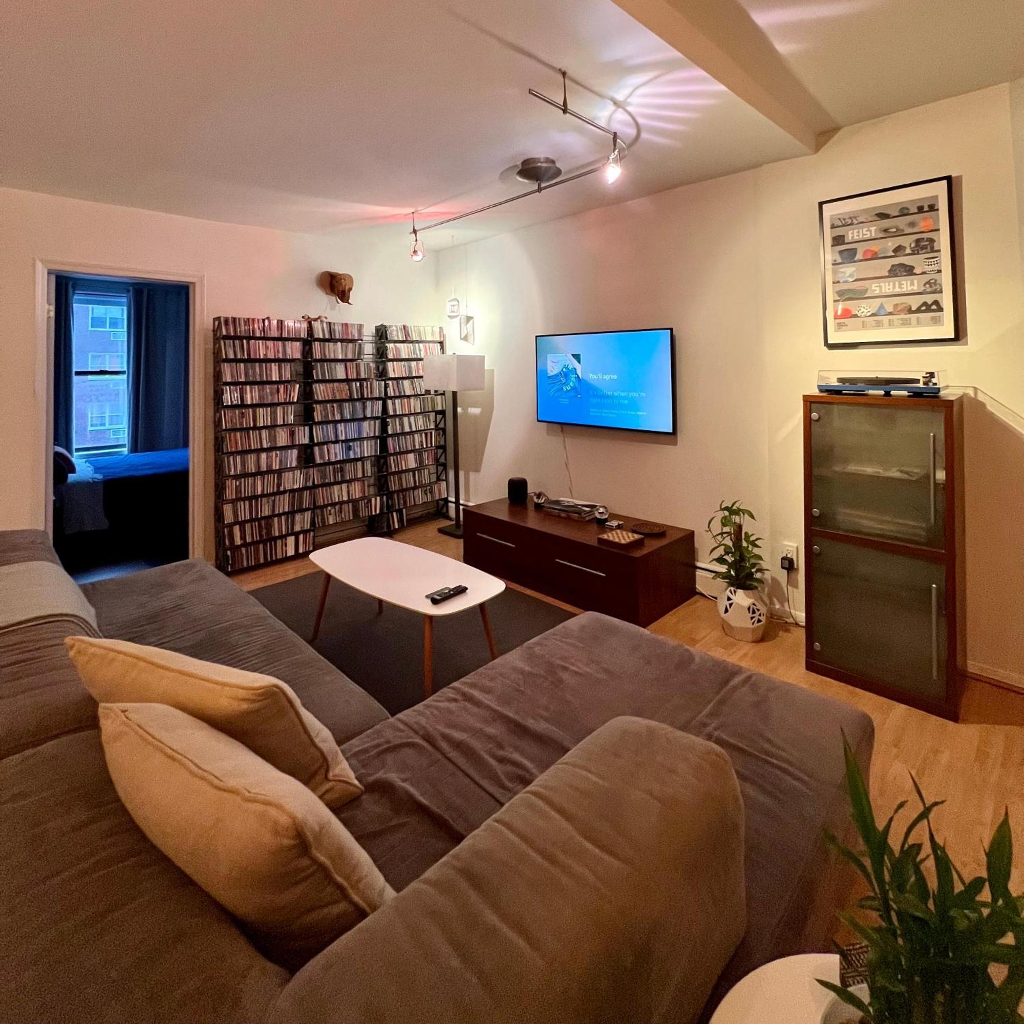 Homestay One Bedroom In My Two Bedroom In Chelsea 23 & 7 New York