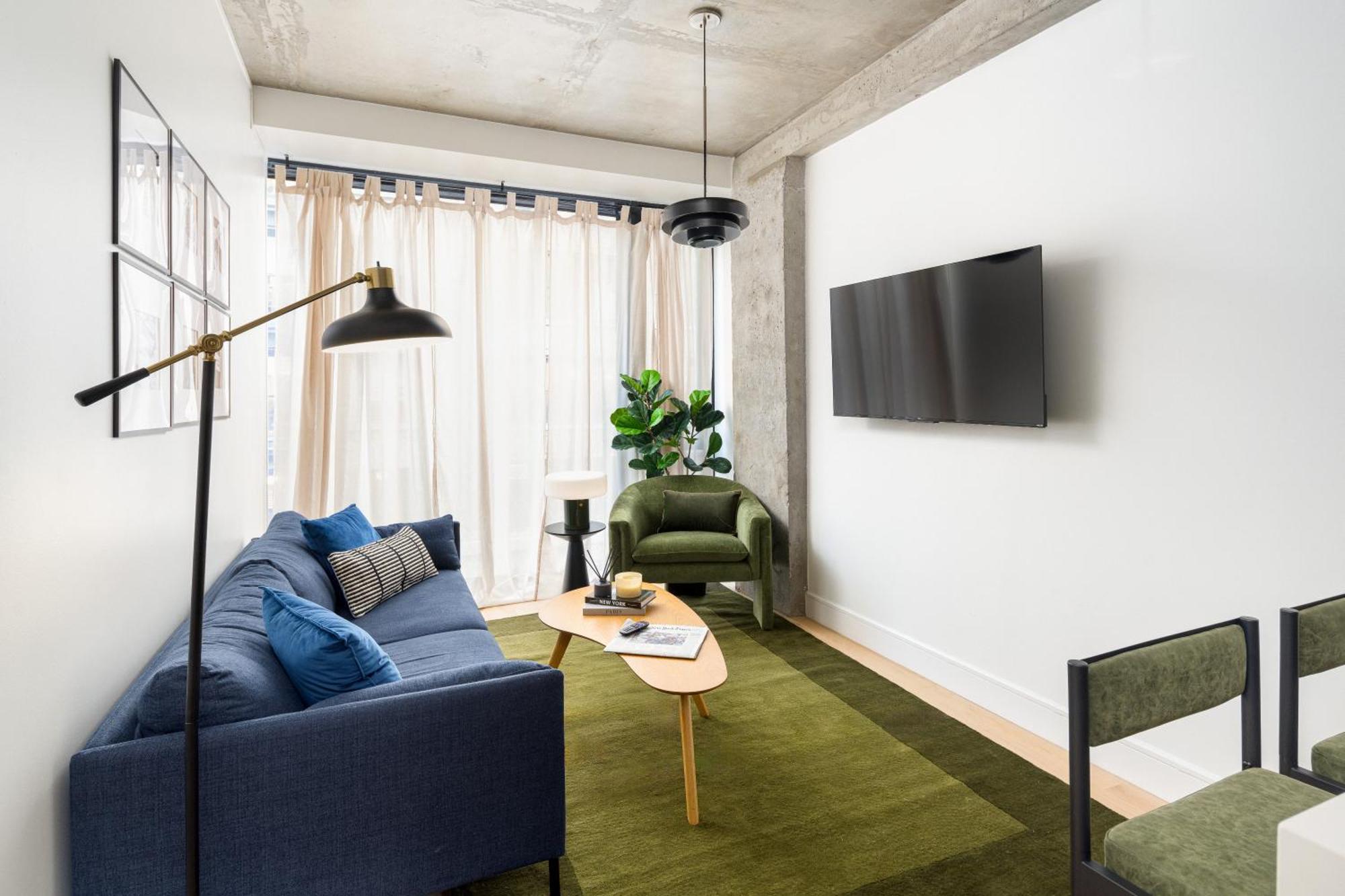 Luxury Full Floor Chelsea With Washerdryer 2bd Apartment *