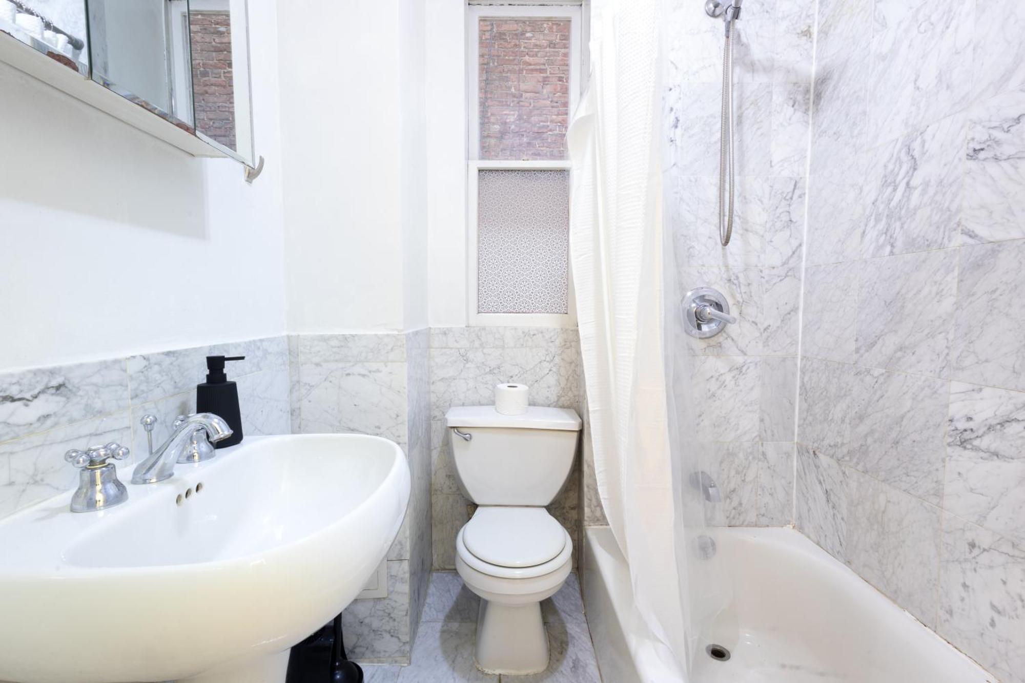 2bd 1bth In The Upper East Side! New York