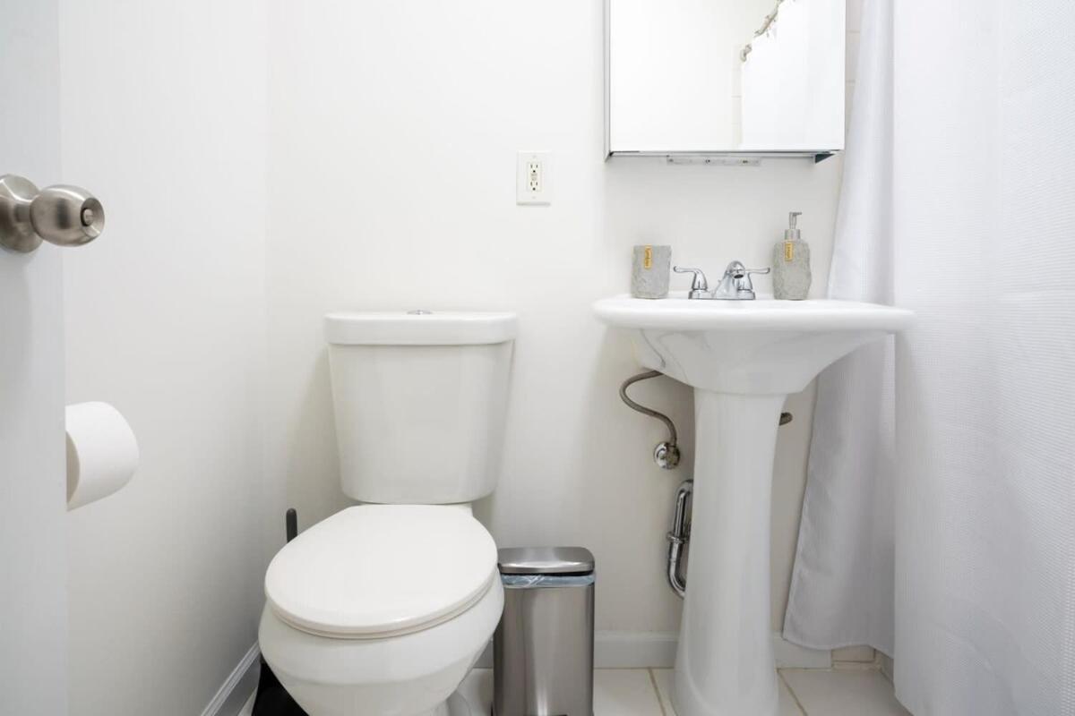 49-3b Newly Renovated 2br Wd Midtown East Apartment *