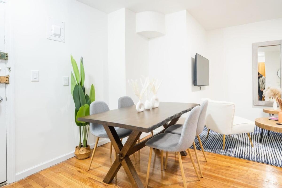 49-3b Newly Renovated 2br Wd Midtown East New York