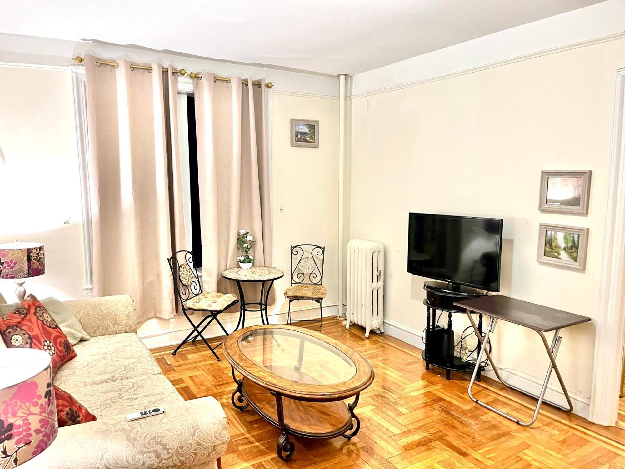 By Month In Manhattan Apartment New York