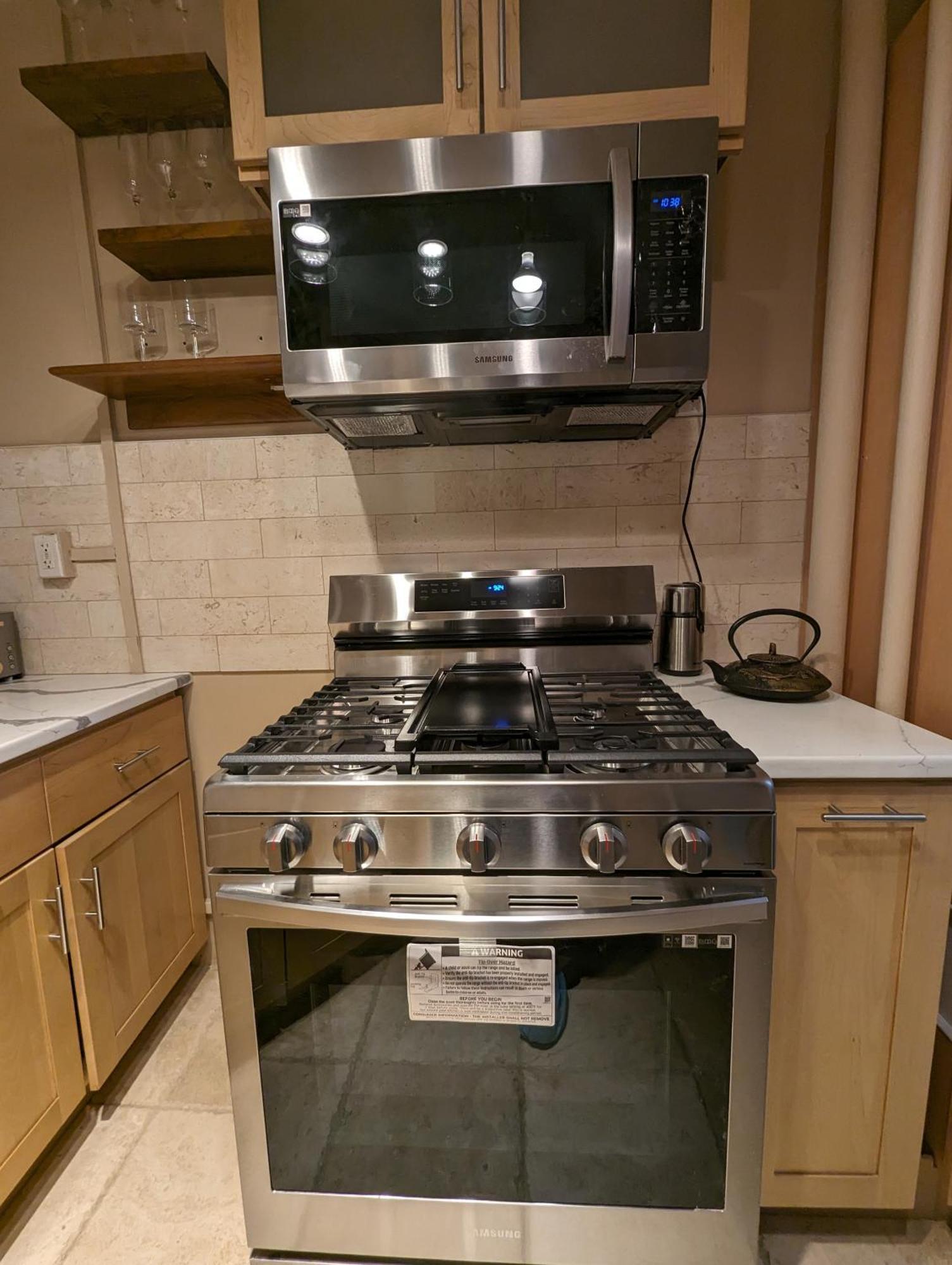 Aparthotel Fully Renovated Manhattan Gem *