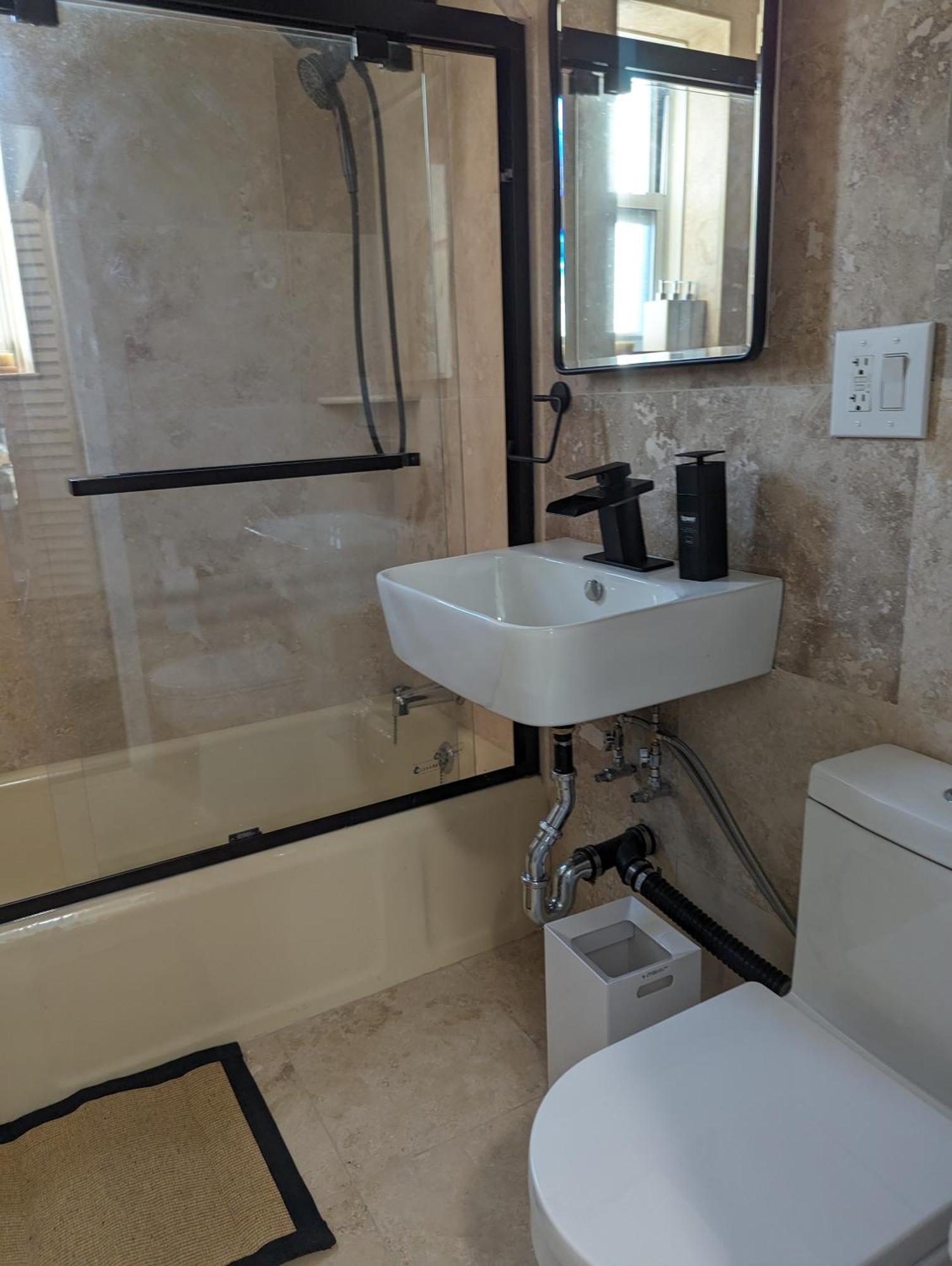 Fully Renovated Manhattan Gem Aparthotel *