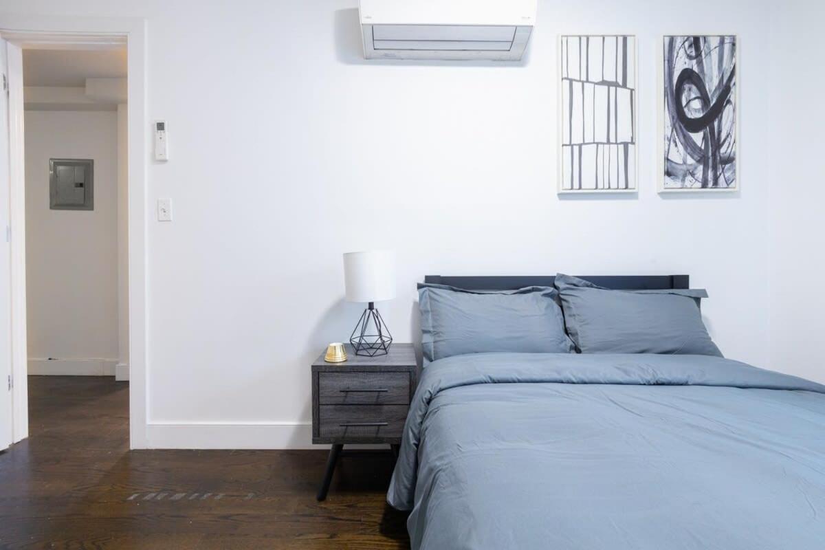 Apartment 39-2 Renovated 3br New York