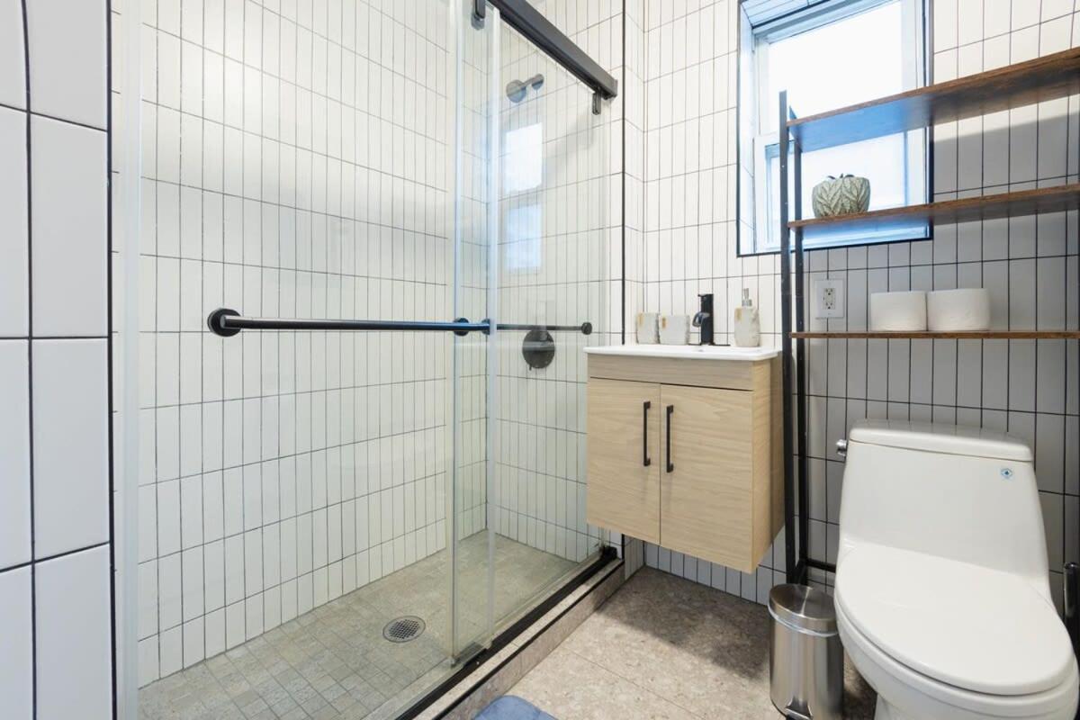 39-2 Renovated 3br Apartment *