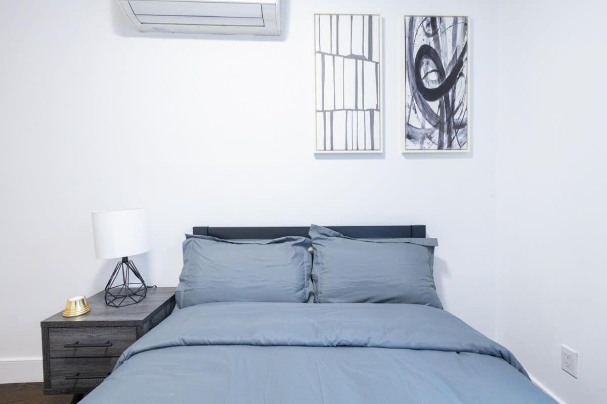 Apartment 39-2 Renovated 3br New York