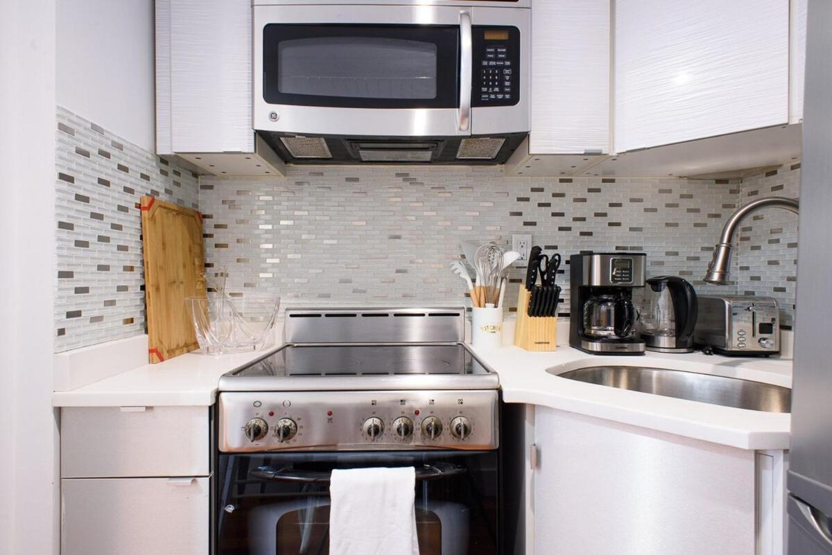 24-17 Renovated Prime Location Wd Apartment New York