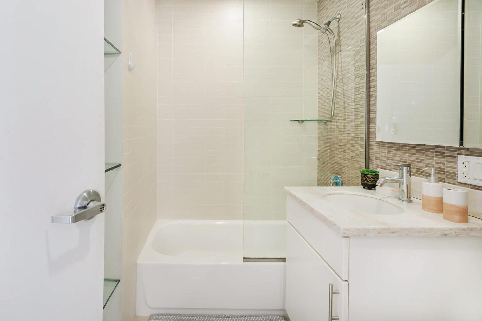 809-5a Gorgeous New 1br Heart Of Midtown
