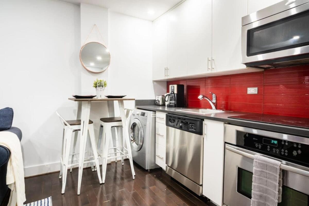 Apartment 809-3b With A Balcony By Columbus Circle