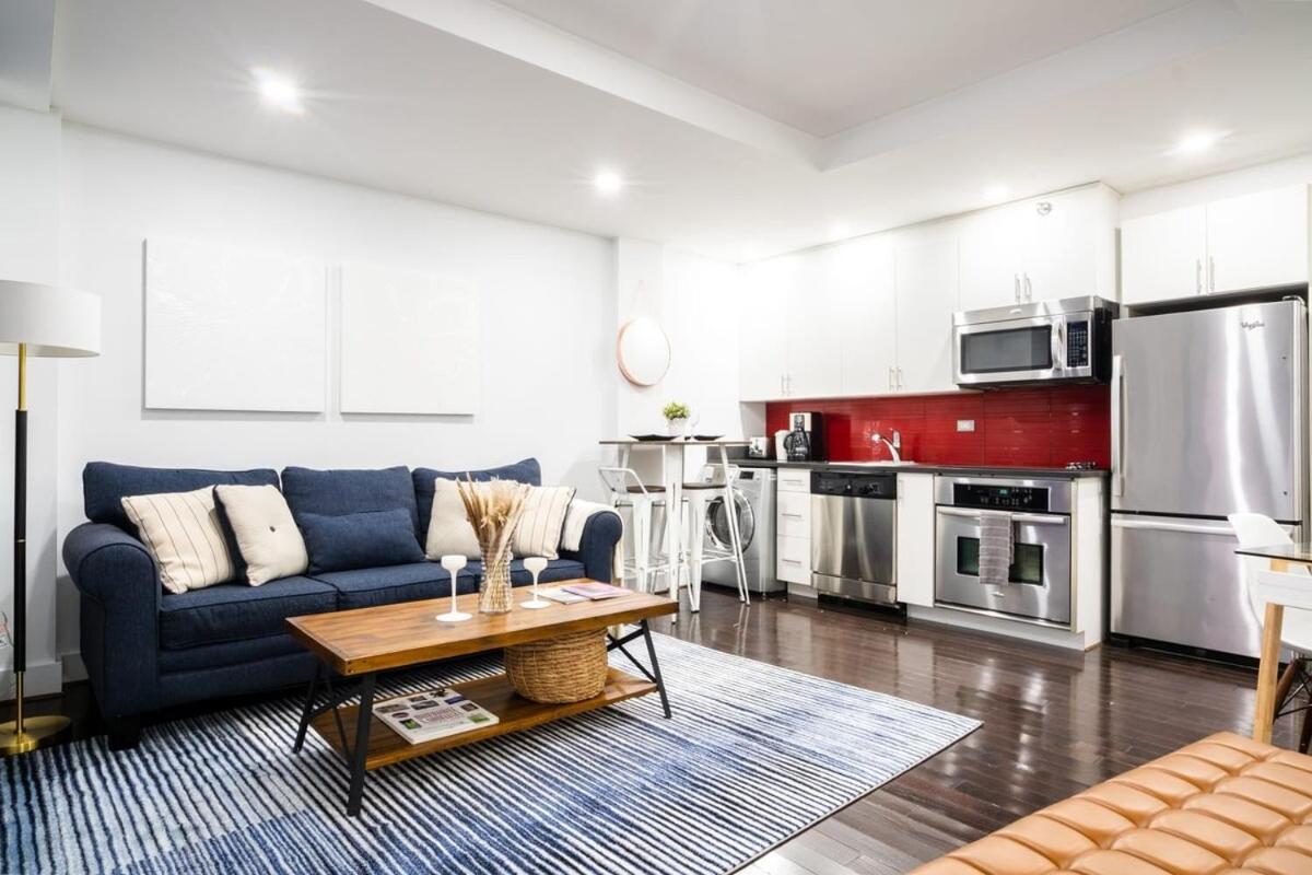 809-3b With A Balcony By Columbus Circle Apartment