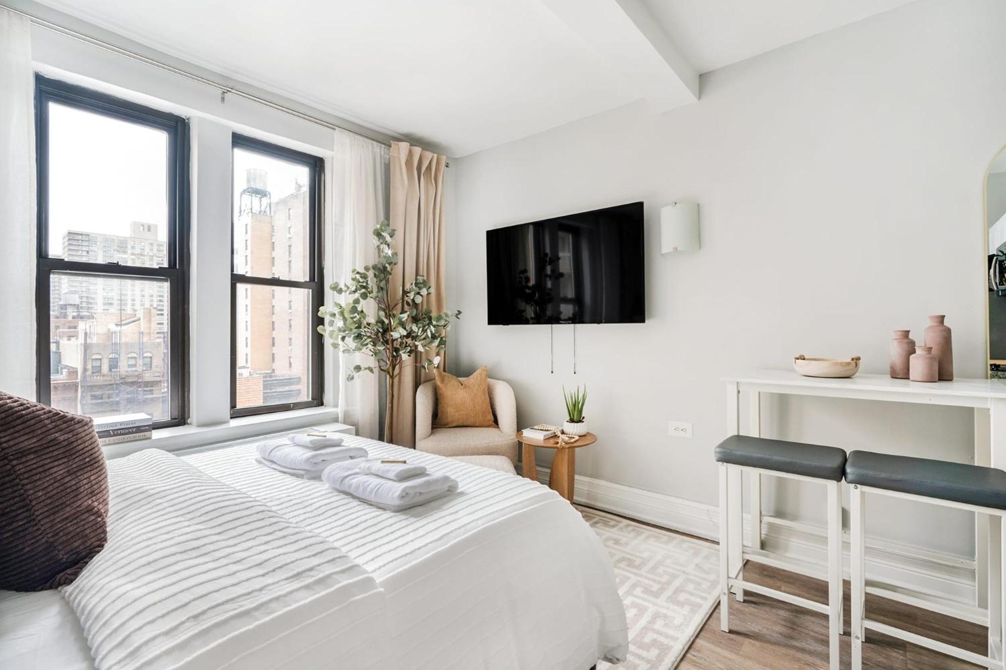 73-919 New Uws Doorman Gym Apartment