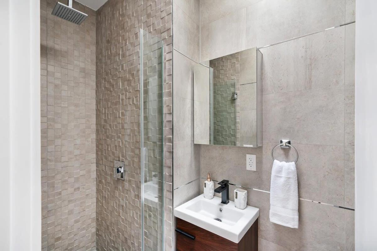 Apartment 48-5rw 1br In Midtown West W&d *