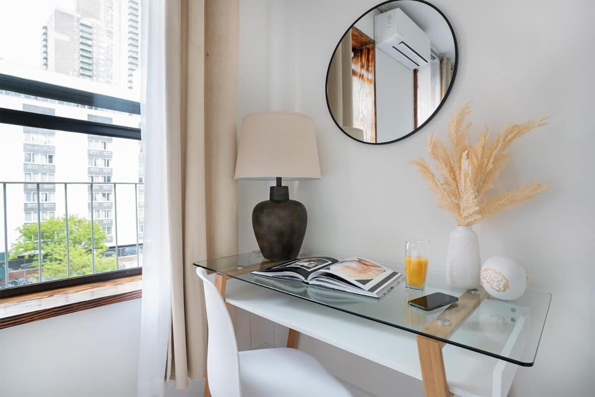 48-5rw 1br In Midtown West W&d