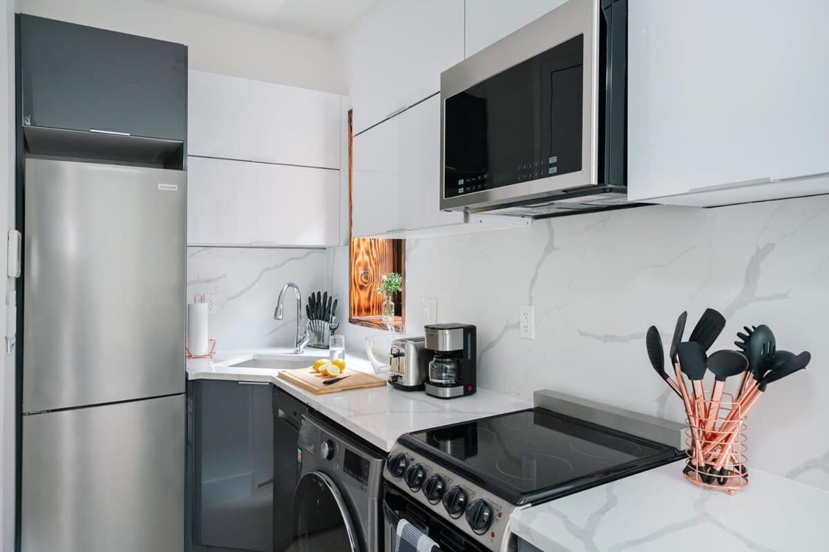 Apartment 48-5rw 1br In Midtown West W&d New York