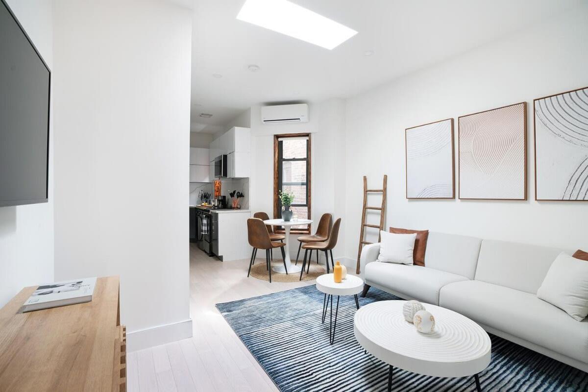 Apartment 48-5rw 1br In Midtown West W&d New York