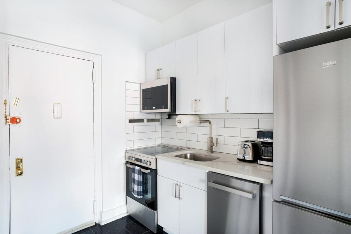Apartment 444-5c Newly Renovated Midtown West W&d *