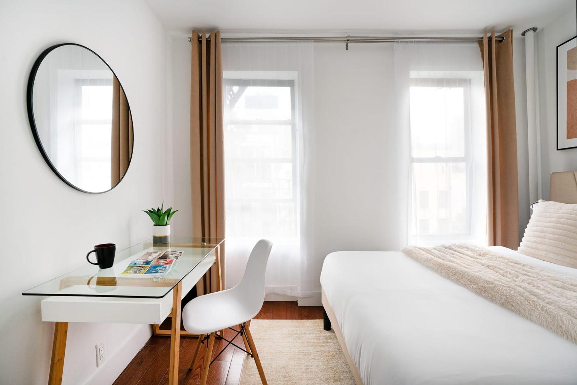 444-4f Newly Furnished Elv 1br Hells Kitchen *