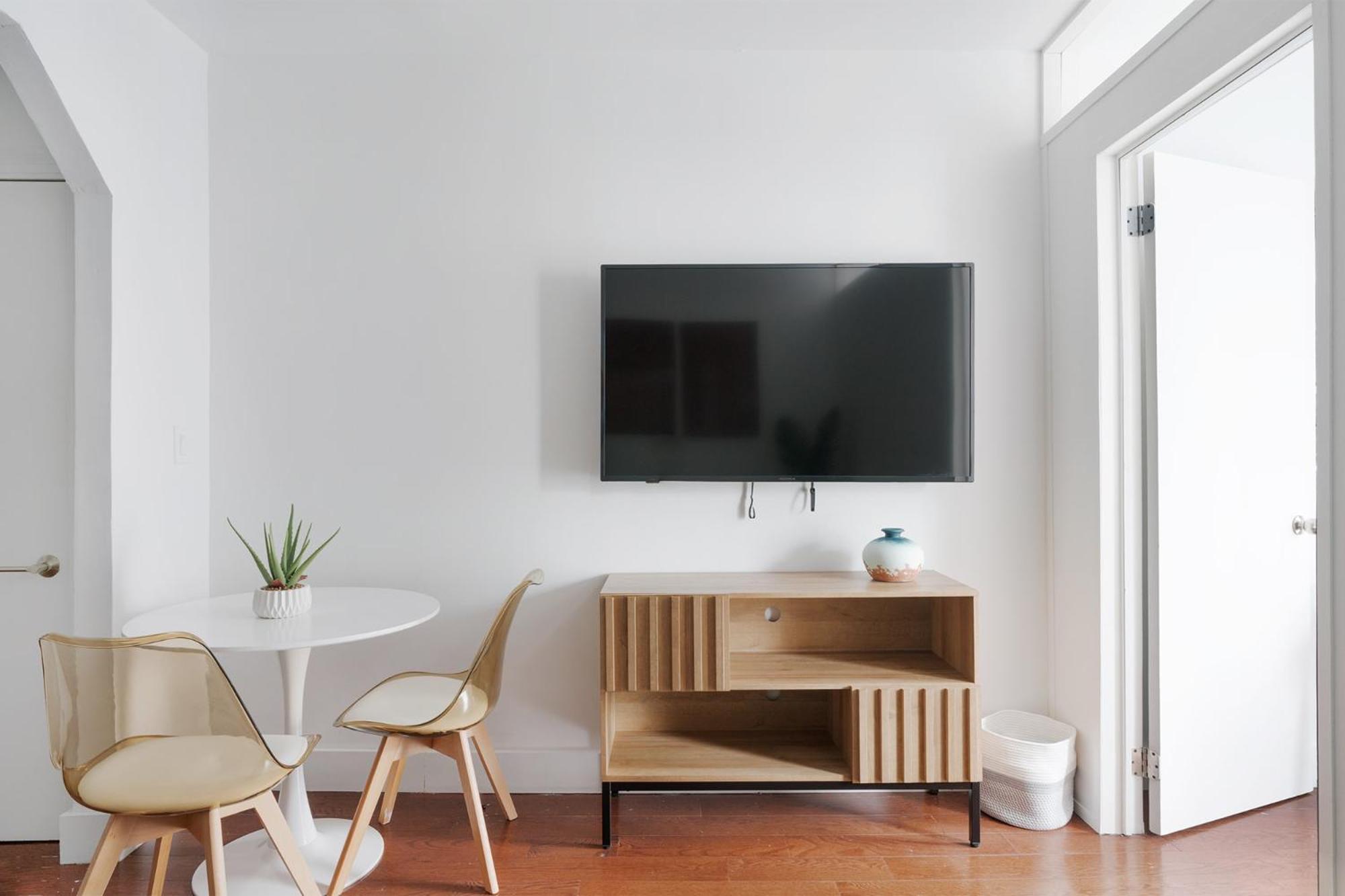 444-4f Newly Furnished Elv 1br Hells Kitchen New York