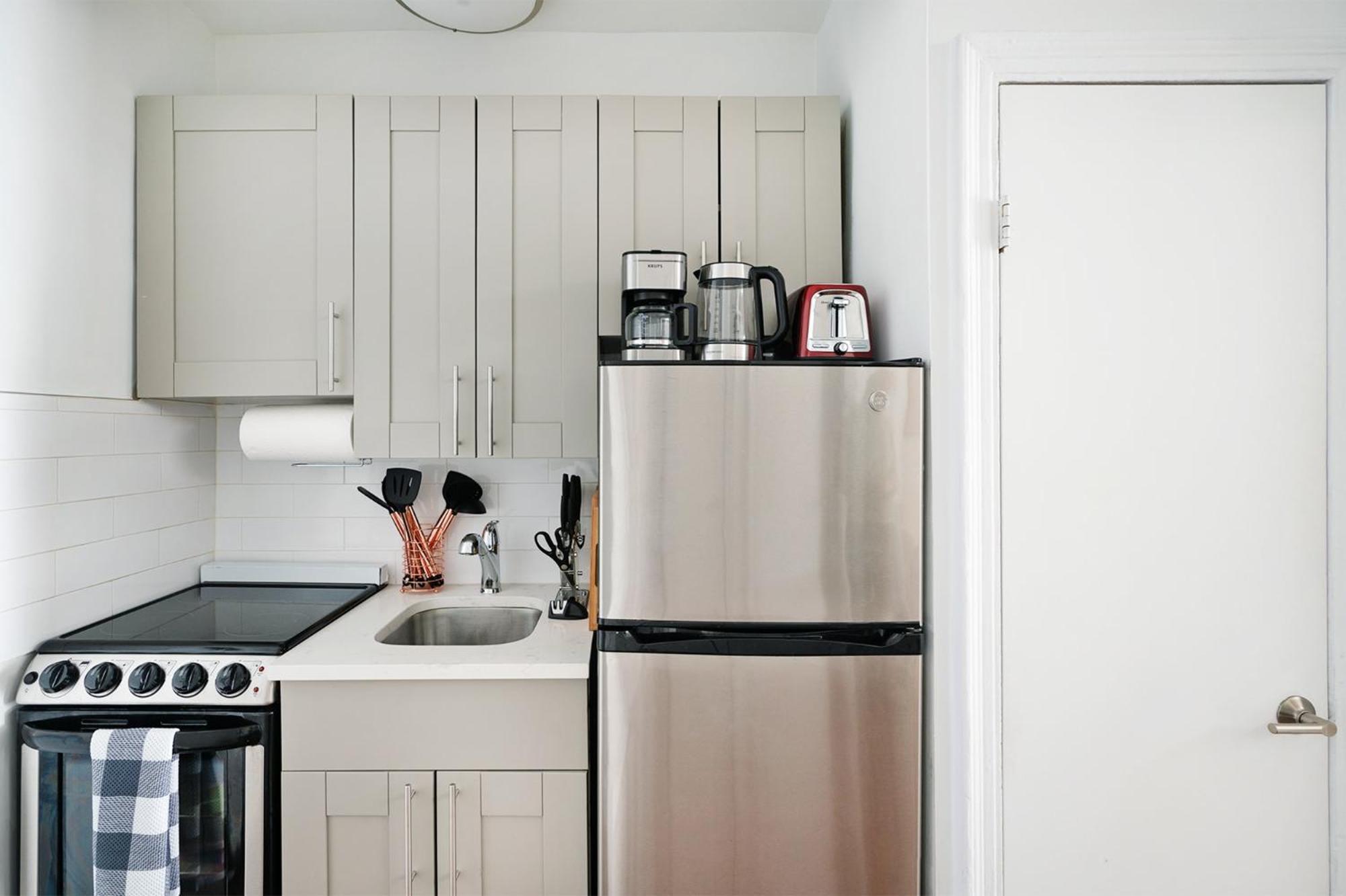 444-4f Newly Furnished Elv 1br Hells Kitchen * New York