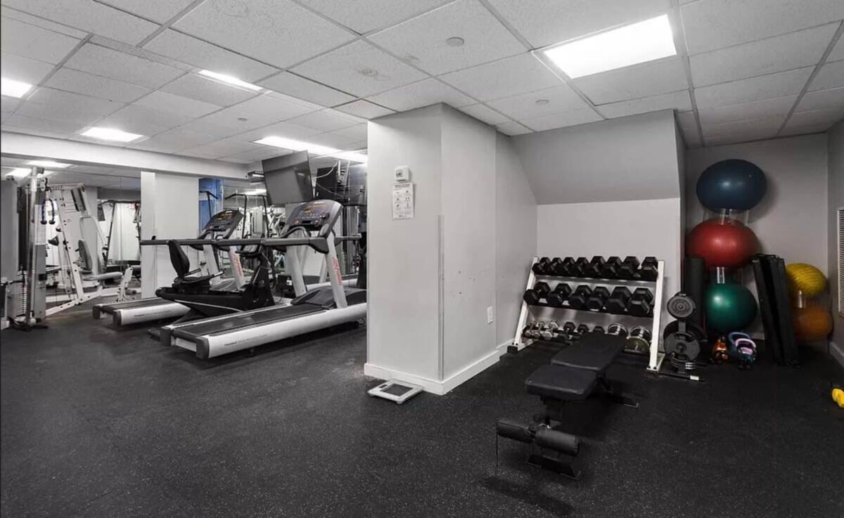 73-703 New Uws Doorman Gym Apartment