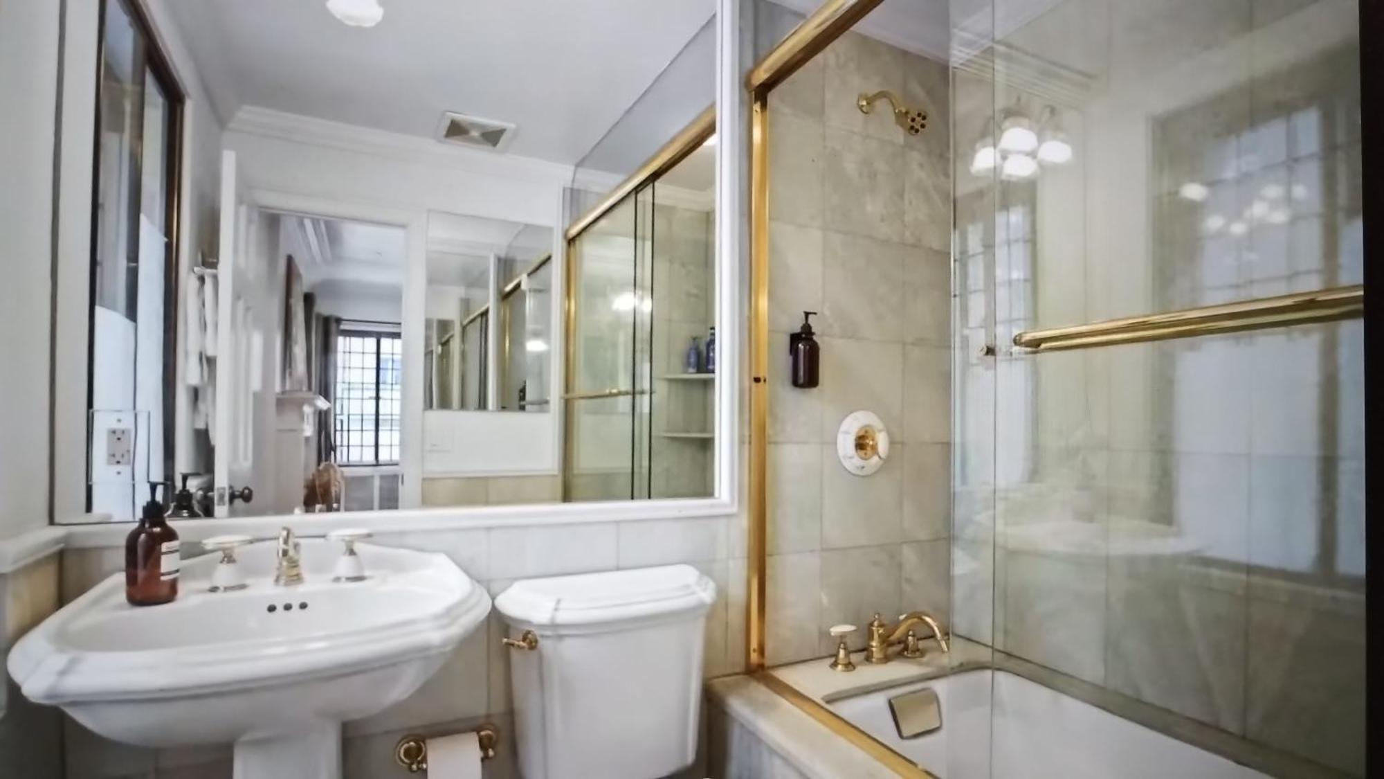 Charming Townhouse Apartment