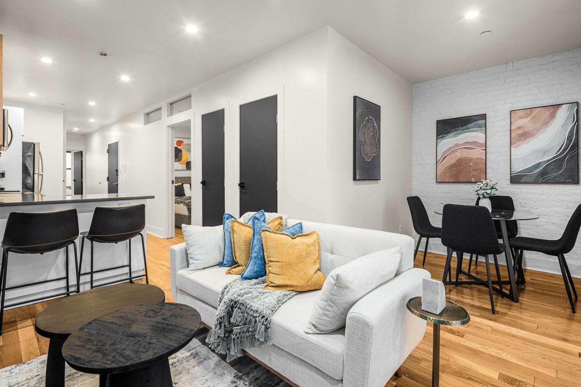 Apartment Spacious Retreat - 4br Heart Of Nyc Prime Location *
