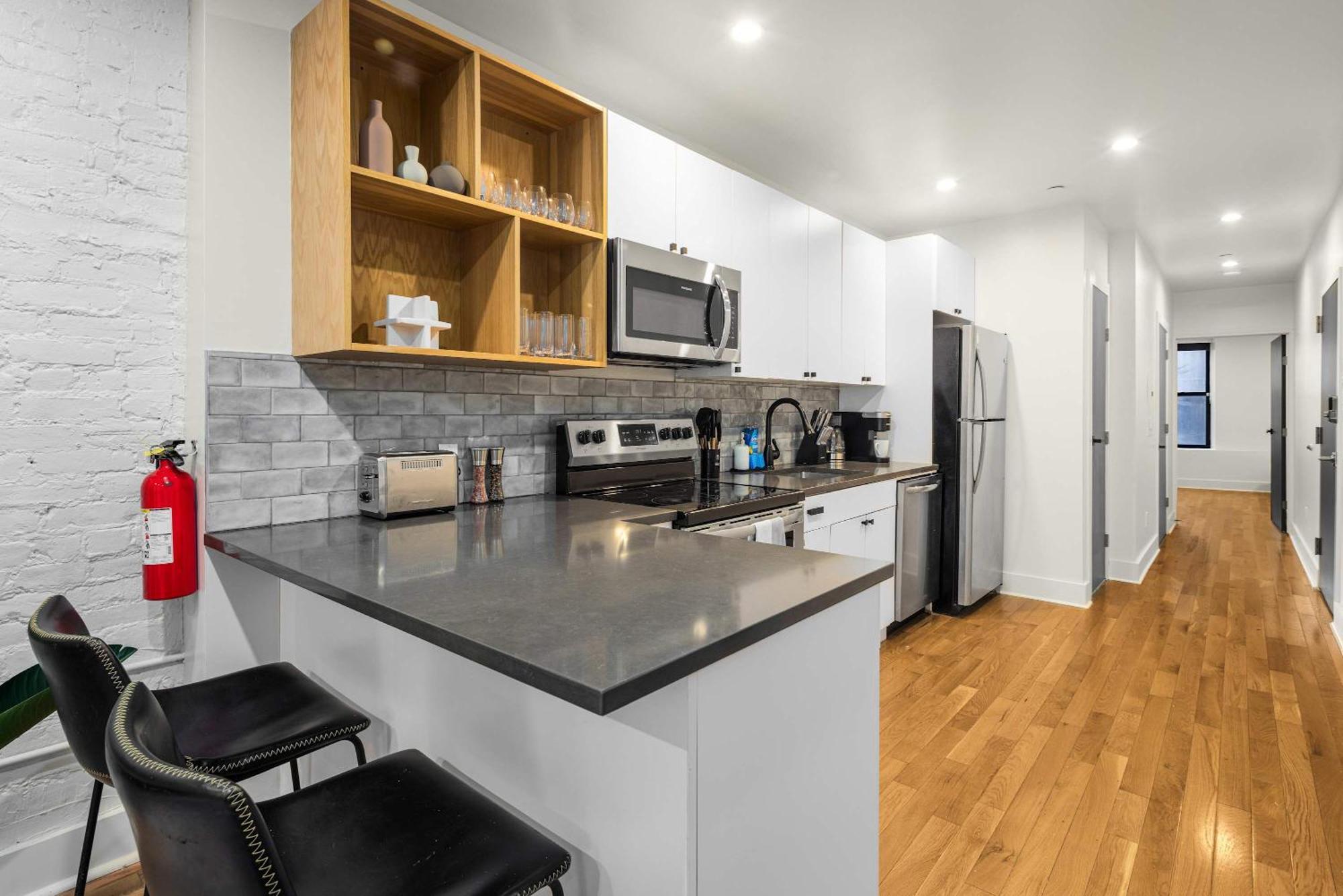 Apartment Spacious Retreat - 4br Heart Of Nyc Prime Location *