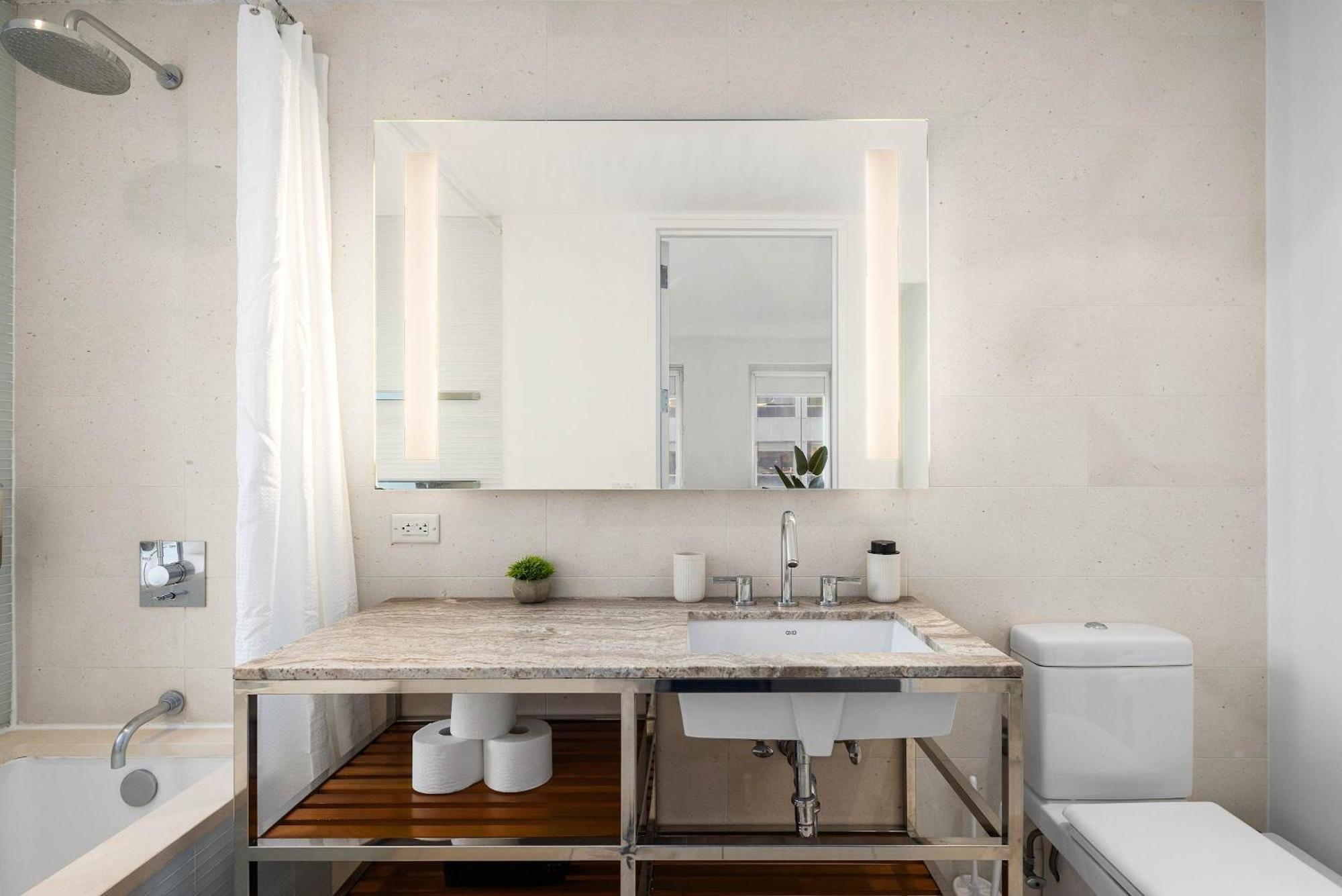 Stylish Nyc Haven Steps To Broadway & Dining Apartment