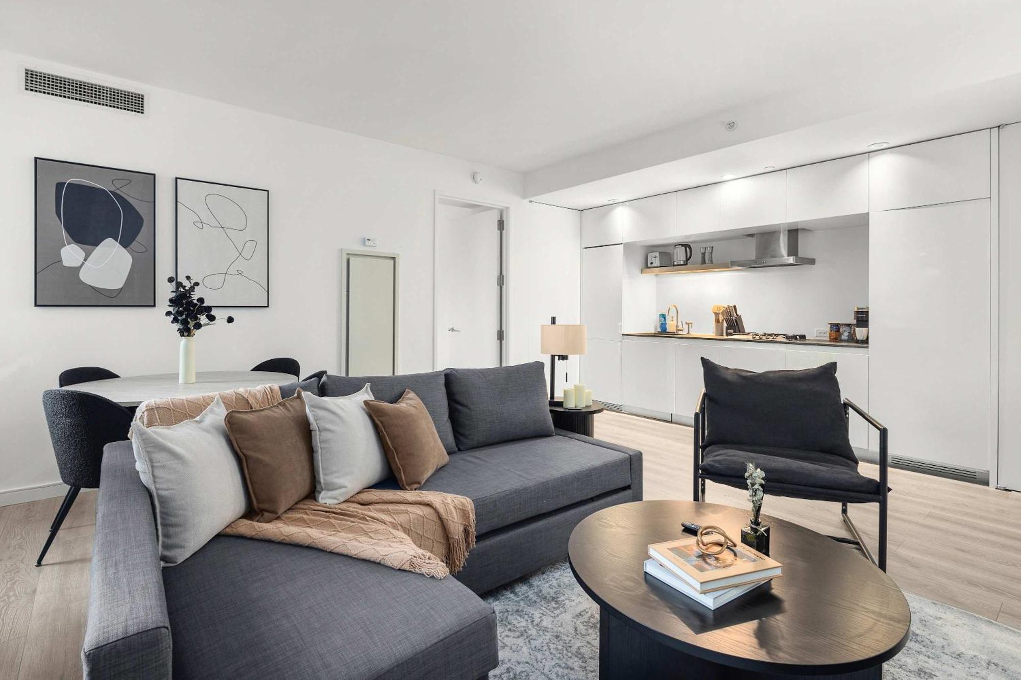 Stylish Nyc Haven Steps To Broadway & Dining Apartment *