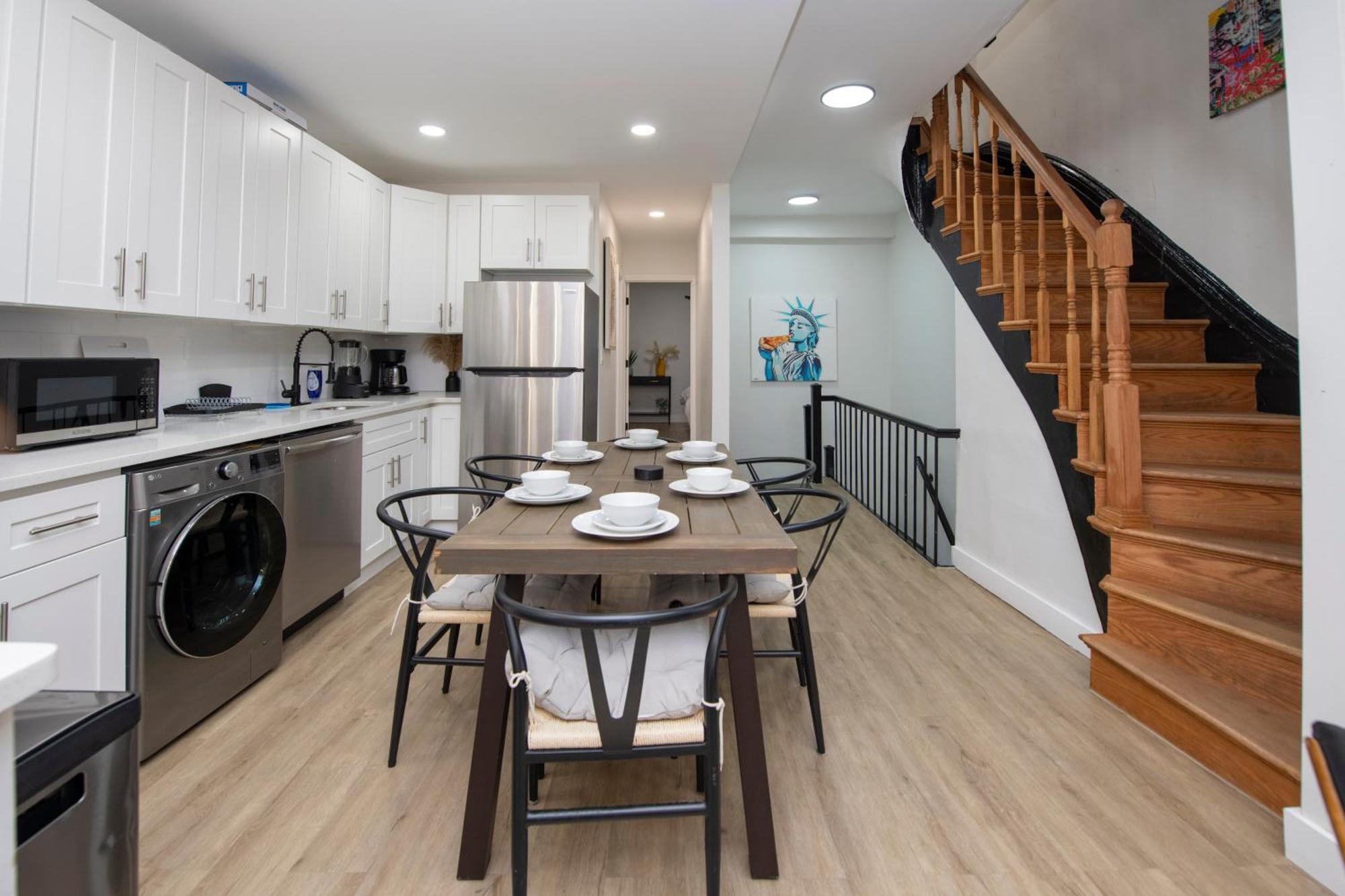 Apartment Sophisticated 4 Bedroom Duplex With Private Rooftop *