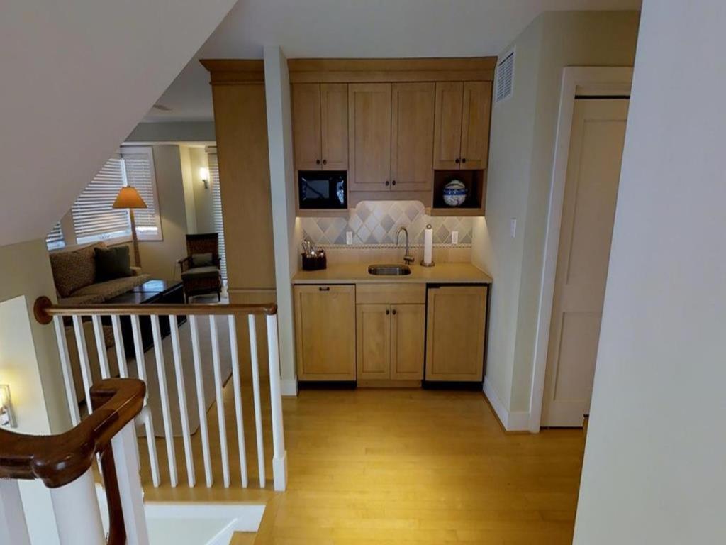 Pet Friendly, Single Family, Ocean Front, Elevator, Badges, Wifi, Decks, Chairs, Oceanview, Keurig, Jacuzzi-jet Tub, O-s Shower, Holiday home