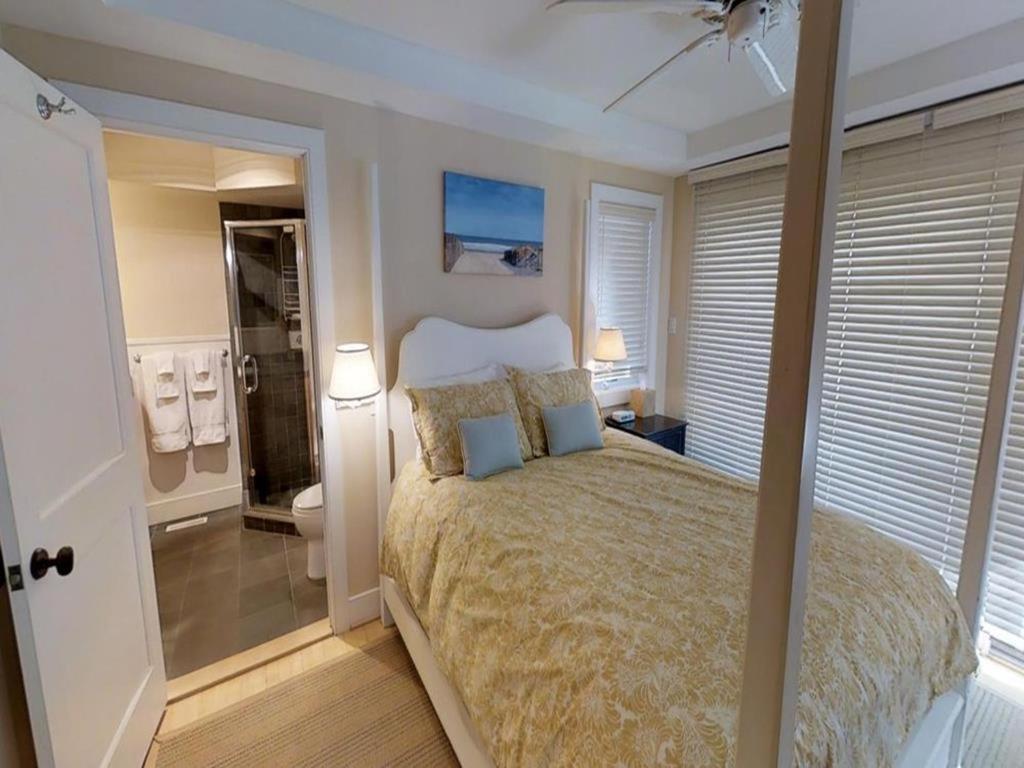 Holiday home Pet Friendly, Single Family, Ocean Front, Elevator, Badges, Wifi, Decks, Chairs, Oceanview, Keurig, Jacuzzi-jet Tub, O-s Shower, *