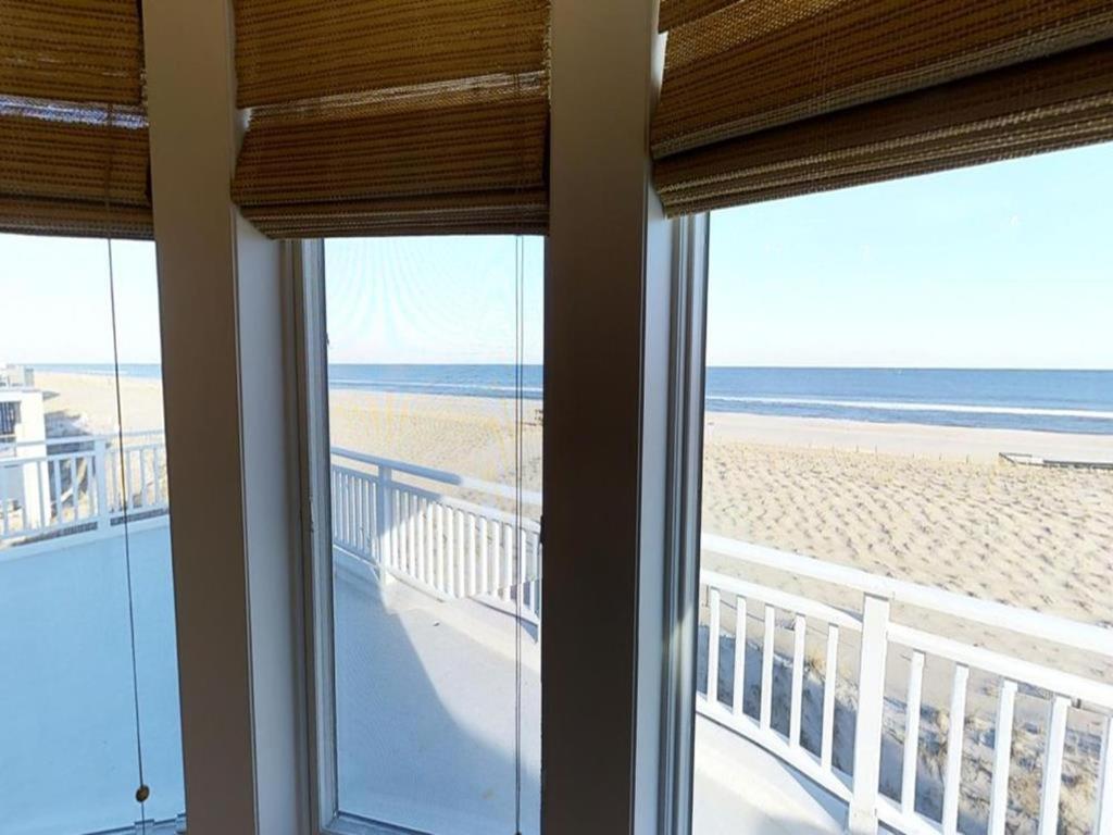 Pet Friendly, Single Family, Ocean Front, Elevator, Badges, Wifi, Decks, Chairs, Oceanview, Keurig, Jacuzzi-jet Tub, O-s Shower, New York