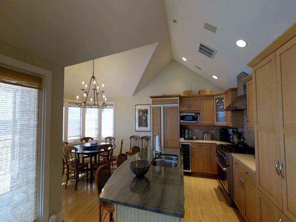 Holiday home Pet Friendly, Single Family, Ocean Front, Elevator, Badges, Wifi, Decks, Chairs, Oceanview, Keurig, Jacuzzi-jet Tub, O-s Shower,