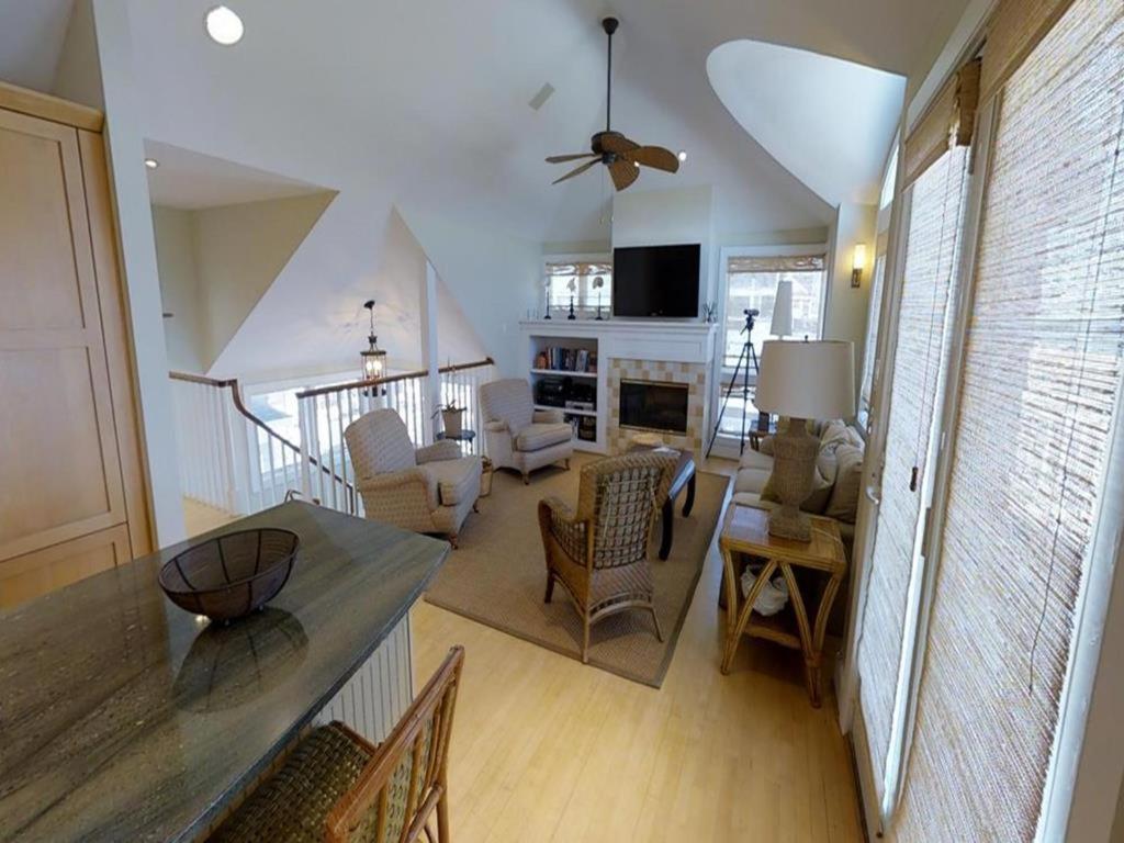 Pet Friendly, Single Family, Ocean Front, Elevator, Badges, Wifi, Decks, Chairs, Oceanview, Keurig, Jacuzzi-jet Tub, O-s Shower, Holiday home *